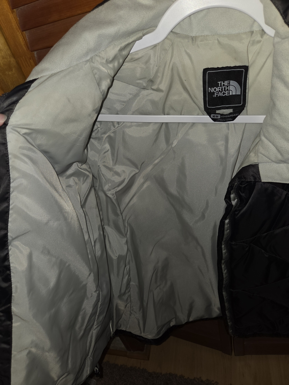 The North Face Black and Cream Insulated Ski Jacket - Picture 7 of 7